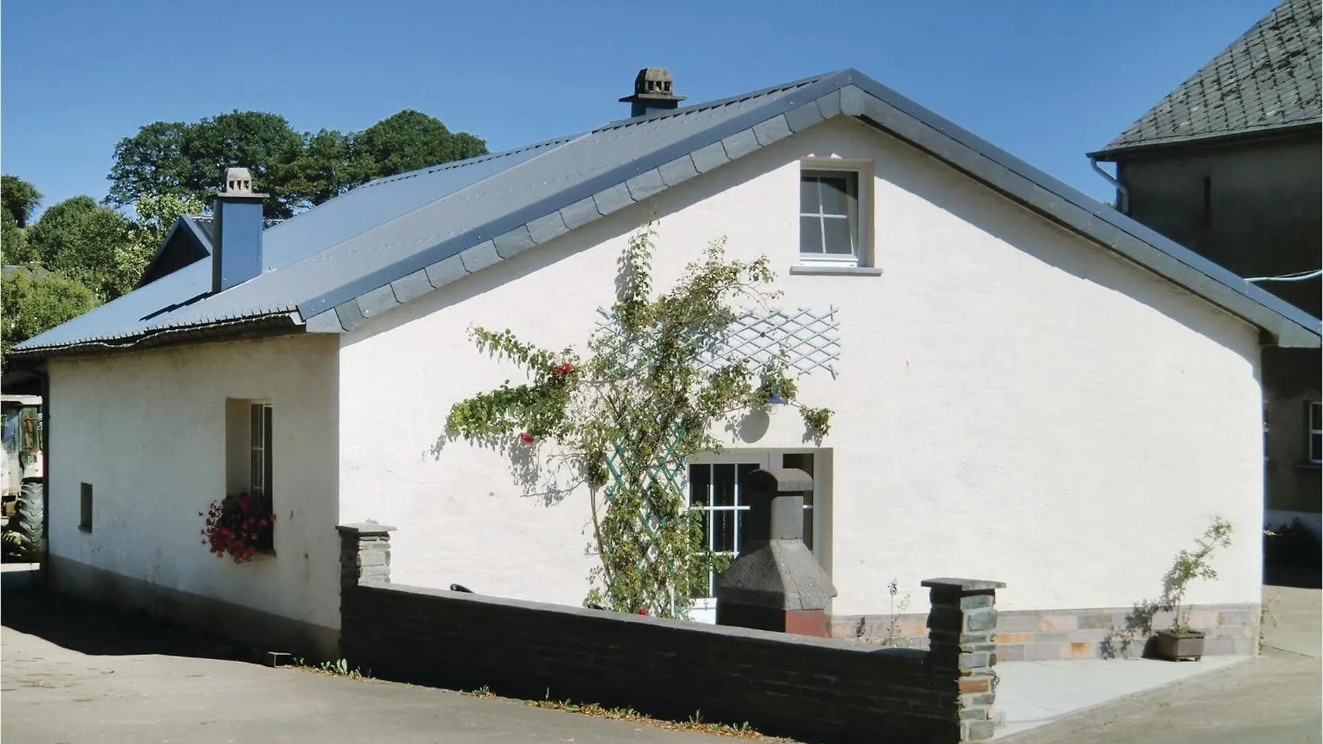 Awesome Home In Hachiville With Kitchen Luxemburg